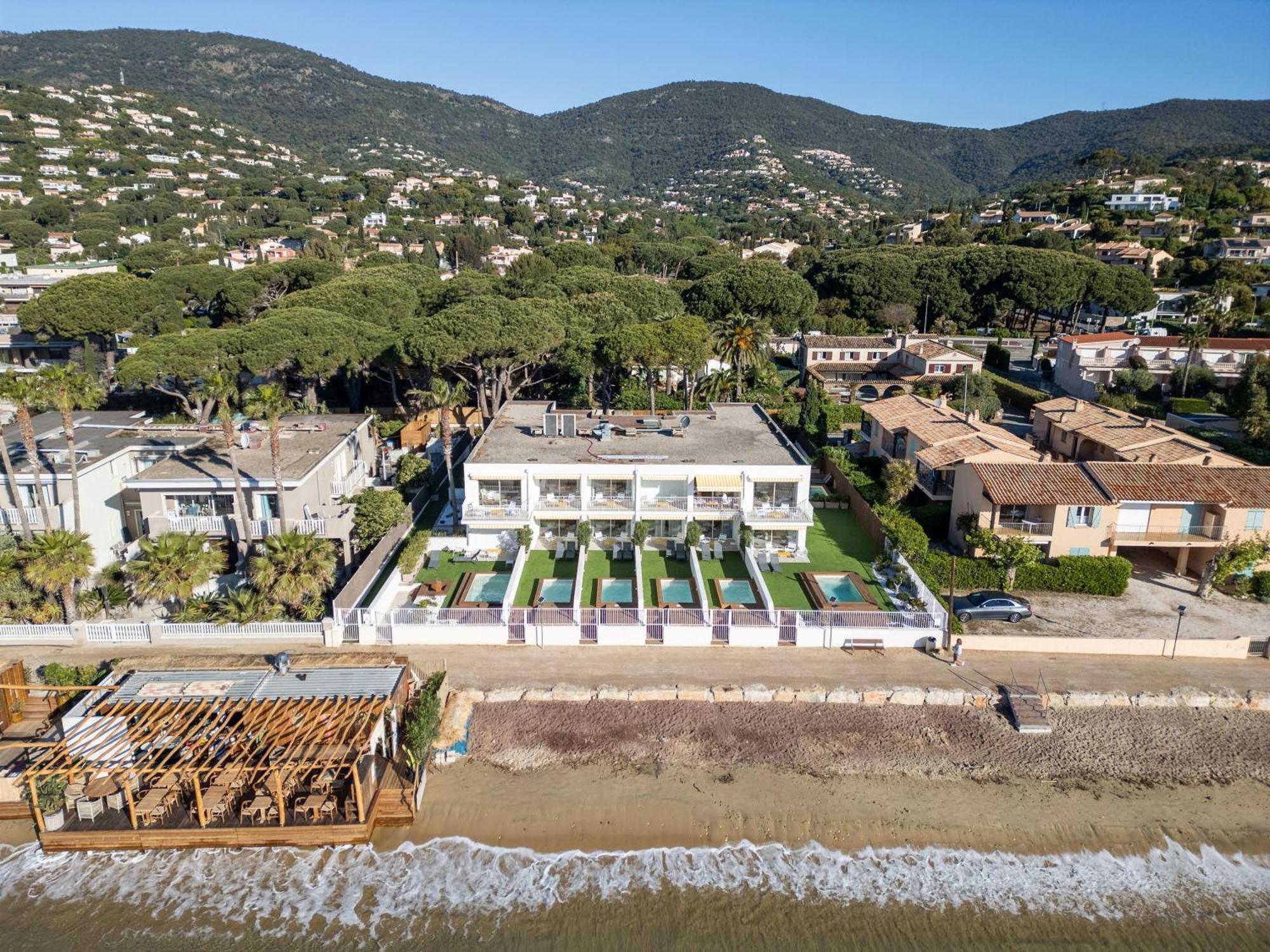 Belle Vue Hotel Кавалер-сюр-Мер Экстерьер фото